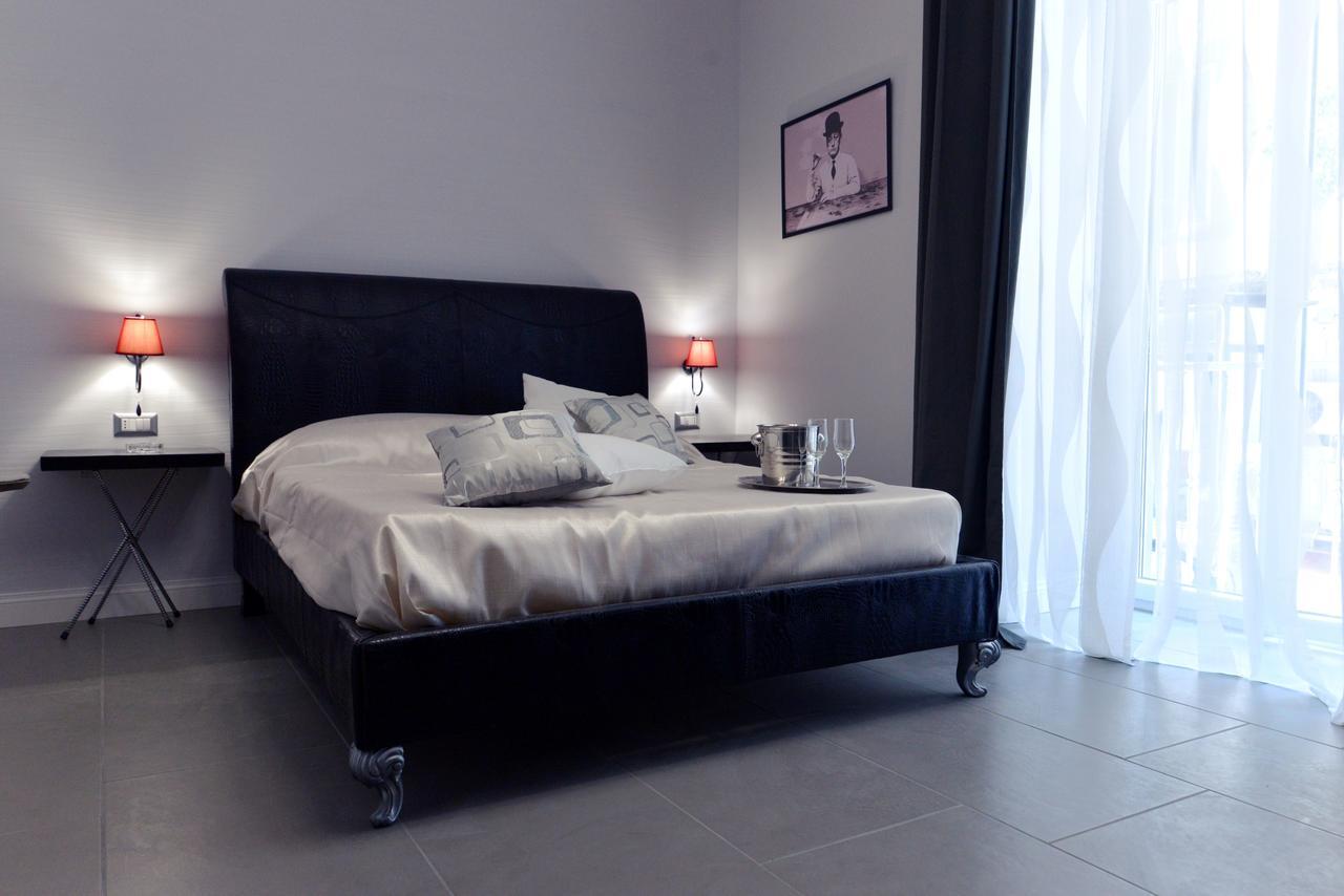 Bed and Breakfast Chiaia Roof Neapel Exterior foto